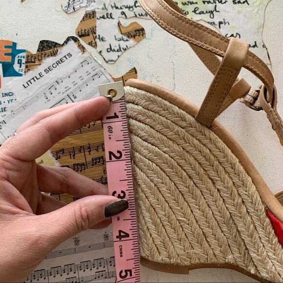 Splendid | Luau Fiesta Red Floral Wedge Sandals Size 6 - Picture 8 of 8